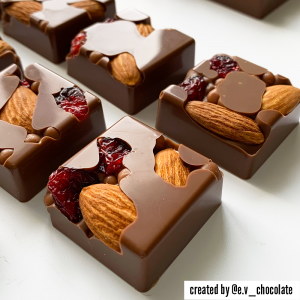 Martellato Square Flat Chocolate Mould ChocoFill Polycarbonate 24 pcs 33x33x14 mm - Martellato 21GU009 2